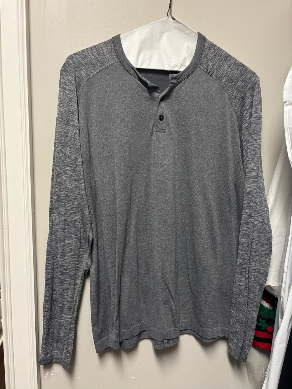 Lululemon long sleeve men’s Henley